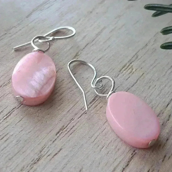 Jewelry - 2/$40 🇨🇦925 sterling  silver and mother of pearl shell earrings